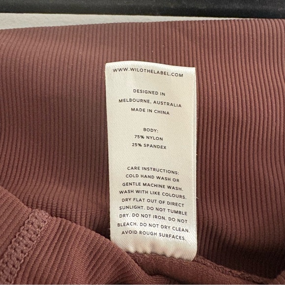 Wilo Women's Ribbed Workout Set - Picture 10 of 10